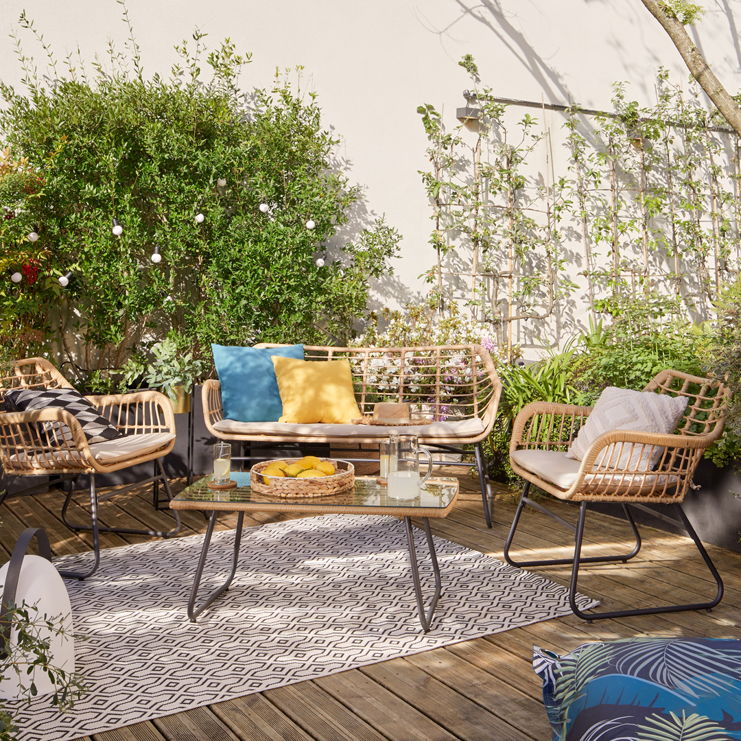 Quel salon de jardin assortir à une terrasse en bois?