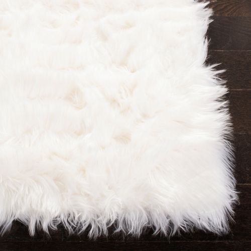 Tapis Fausse Fourrure 61 X 91 Cm Faux Peau De Mouton Harper Beige