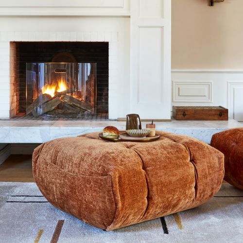 Pouf FORIO tissu moutarde vue d'ambiance 1