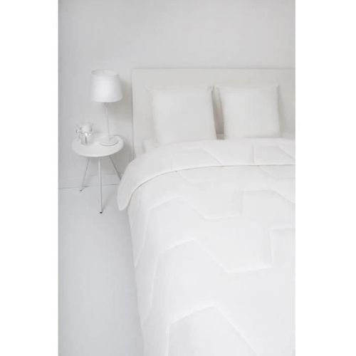 Couette Légere Nuage De Douceur 240x260 Cm Blanc
