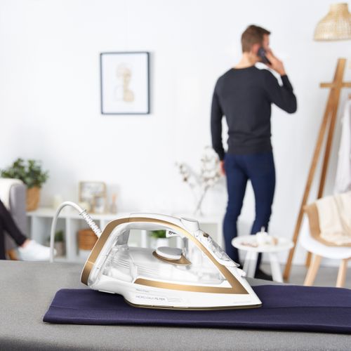 Fer à repasser CALOR FV8042C0 Puregliss