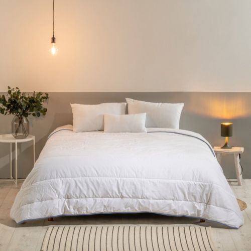 Pack Couette Tempérée 240x260cm + 2 Oreillers 60x60cm