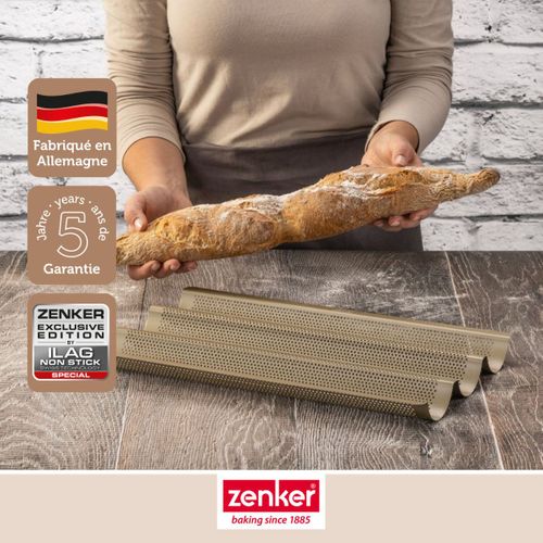 Lot Comprenant 1 Moule Baguette 3 Empreintes, 1 Spatule Et 2 Bols à Mixer En Inox