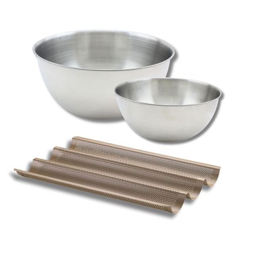 Lot Comprenant 1 Moule Baguette 3 Empreintes, 1 Spatule Et 2 Bols à Mixer En Inox