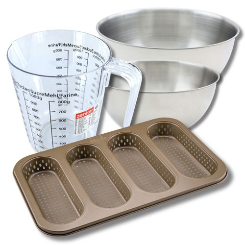 Set Pâtisserie Avec Moule Perforé 4 Mini Baguettes 33 X 22 Cm En Acier, 2 Bols à Mixer
