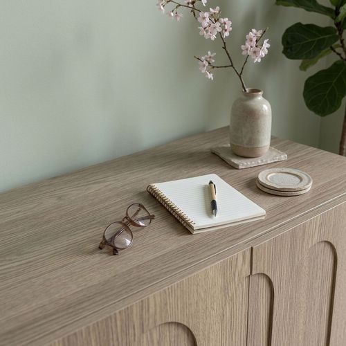 Petit Buffet Rétro-moderne Avec Portes Sculptées Durand L80cm Chêne Grisé