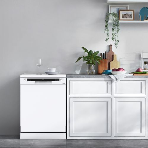 Lave-vaisselle pose libre FAR LV13C4726CW G vue d'ambiance 1