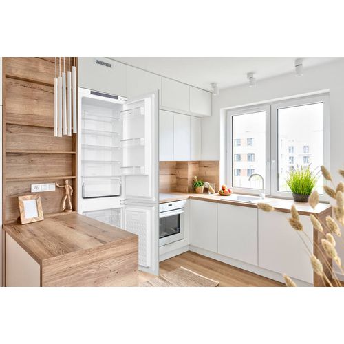 Cbnf177bi - Réfrigérateur Combiné Intégrable 236 L, No-frost, éclairage LED, Classe D