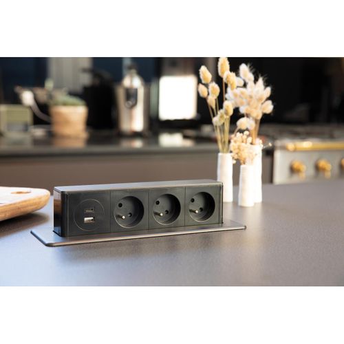 Bloc Multiprise Encastrable 3x16a 2p+t + 2 Ports USB - Noir - Otio