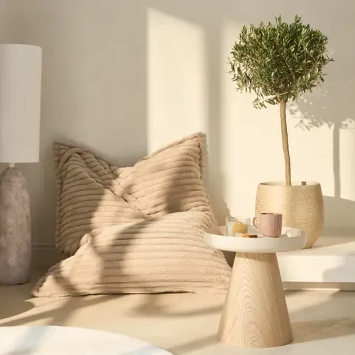 Bout de canapé HERCYNA Imitation chêne et beige vue d'ambiance 1