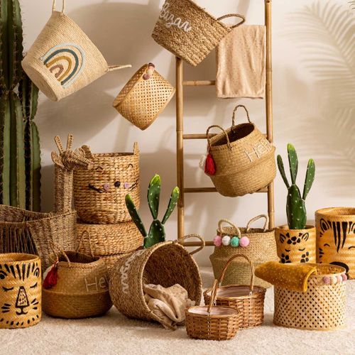 Panier De Rangement Osier et Broderie Blanche Chambre Enfant