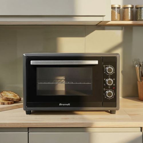 Four posable BRANDT FC55MUB1 55L