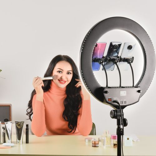 Selfie Sur Trépied Professionnel Avec 3 Supports Téléphone Rl18 Wi Light