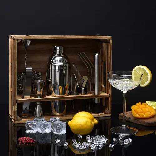 Set à Cocktail Avec 15 Accessoires En Acier Inoxydable Et Un Support En Bois De Pin