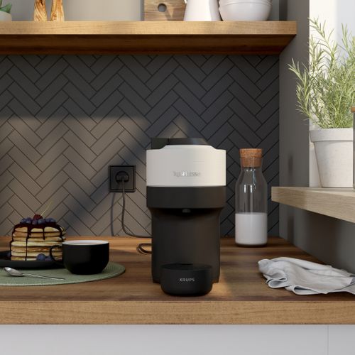 Machine à café Nespresso KRUPS Vertuo Pop blanche YY4889FD vue d'ambiance 1