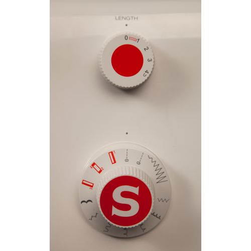 Machine à coudre SINGER MC INITIALE