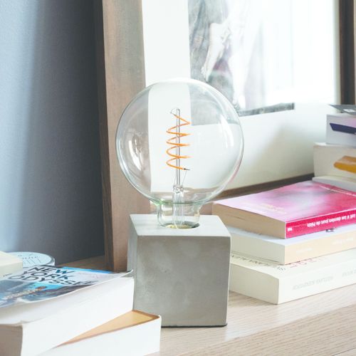 Ampoule déco globe LED 3W équiv 28W 300lm E27 Transparent