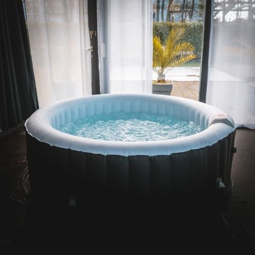 Spa Gonflable As04 - 185 X 65 Cm - 4 Places - Rond (livé Avec Filtre, Cadenas, Tapis De Sol Et Couve
