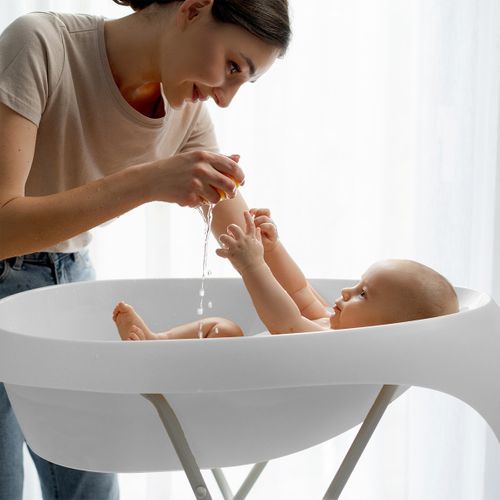 Teggi Baignoire Bébé Avec Thermomètre Intégré Blanc + Pied + Tuyau