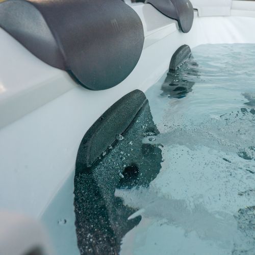 Mspa - Spa Rigide Connecté Carré 160cm Oslo - 6 Places + Bar Flottant