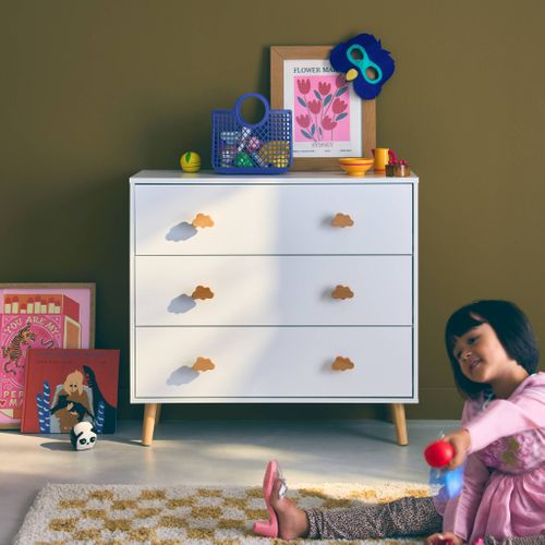 Commode Enfant. Décor Bois. Blanc. 3 Tiroirs. Pieds Et Poignées Nuage En Pin