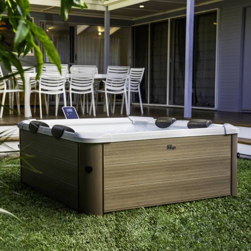 Spa Rigide 6 Places Hydromassages. 4 Coussins. Oslo Amber. L 160 X P 160 X H 65 Cm. Beige
