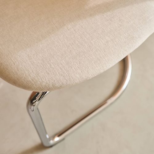 Lot De 2 Chaises Cantilever Arrondie Métal. Tissu Chenille Beige Et Pieds Chromés - L 47 X P 54.5 X