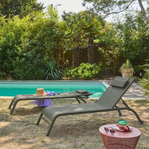 Lot De 2 Bains De Soleil Acier Kaki Multi Positions Avec Coussin Et Roulettes - Ona