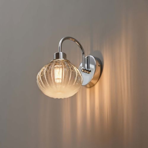 Petite Applique Murale Tendance Métal Chromé Et Verre Coloré - Seren