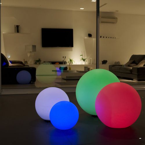 Boule Lumineuse Multicolore Rechargeable D\'extérieur D.50 cm - Bobby C50