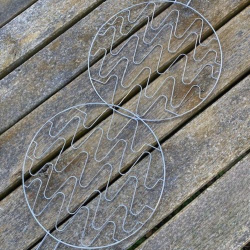 Lot De 2 Doubles Grilles Barbecue Ronde 30 Cm En Acier Chromé Avec Manche En Bois