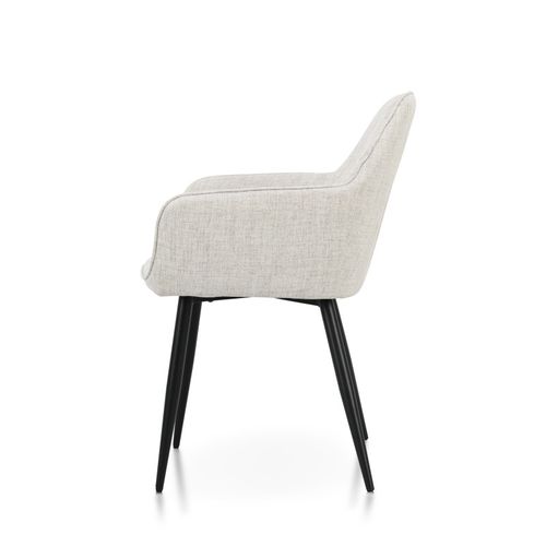 Chaise Contemporaine En Tissu Beige Avec Dossier Matelassé Et Pieds En Métal Noir – Confort Et Desi