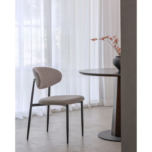 Chaise Design Avec Pieds En Métal Noir Et Assise Rembourrée En Tissu Brun Café