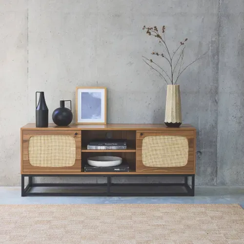Meuble TV En Décor Bois Et Cannage Arrondi 140cm. Piètement Et Poignées En Métal Noir