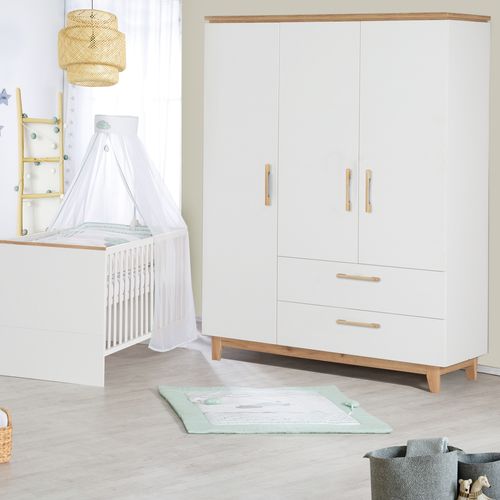 Ensemble De Chambre Finn - Lit Bébé + Commode À Langer + Armoire 3 Portes - Blanc / Effet Chêne