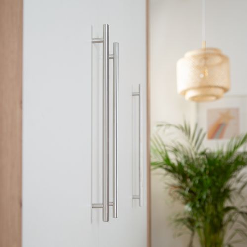 Armoire Bébé 3 Portes Battantes Malo - Blanc - Chêne Sonoma Clair - Penderie Et 6 Étagères