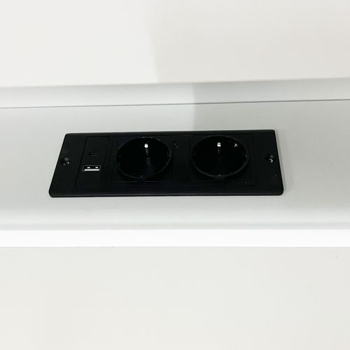 Lit Coffre 140×200 Cm, Hydraulique, LED, Prises Intégrées Et Rangements, Bois Blanc