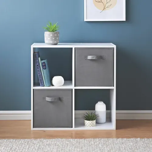 Rangement 4 cubes blanc CUBIK avec 2 paniers tissu gris vue d'ambiance 1