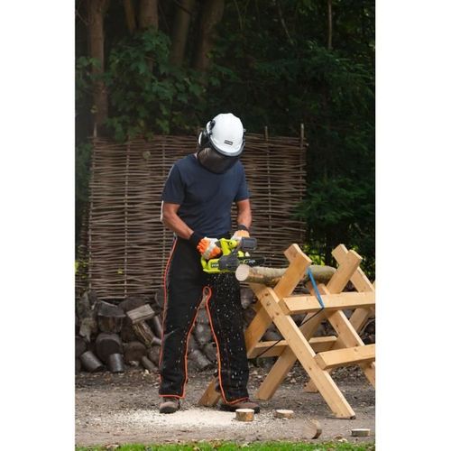 Tronçonneuse Sans Fil 18v One+ - Guide 20 Cm - Livrée Avec 1 Batterie + 2,5 Ah Et 1 Chargeur 1,5 A