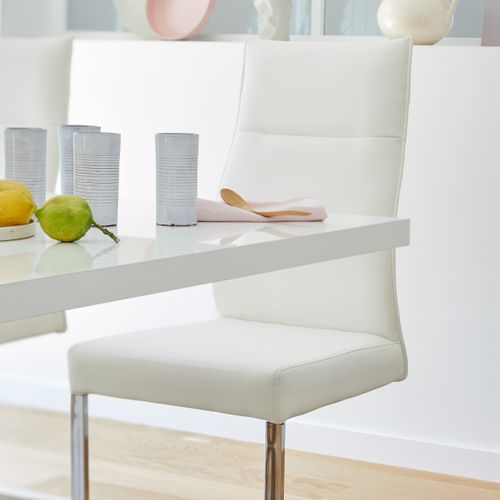 Chaise KIMI polyuréthane blanc vue d'ambiance 1