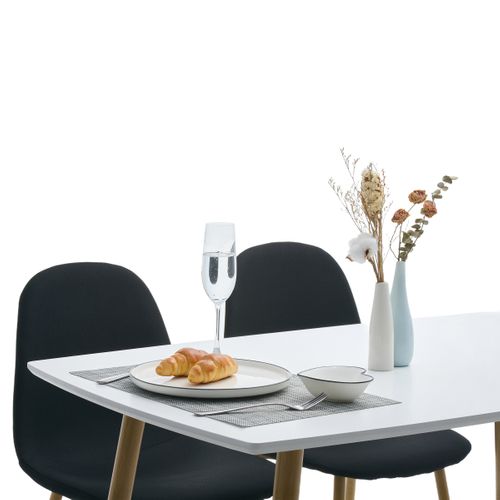 Ensemble table + 4 chaises NOKA blanc et noir vue accessoires
