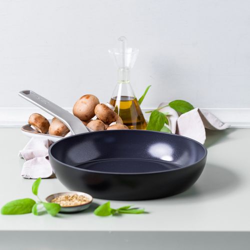 Poêle Noire Evolution 28 Cm En Métal Antiadhésif