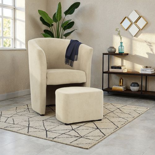 Fauteuil cabriolet et pouf CLAYTON tissu Soro camel vue d'ambiance 1