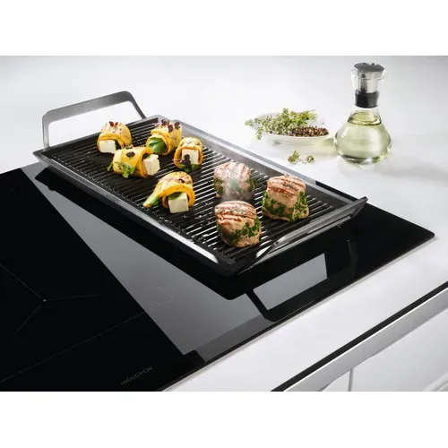 Table induction ELECTROLUX CIV63340BK 3 foyers Noir vue d'ambiance 1
