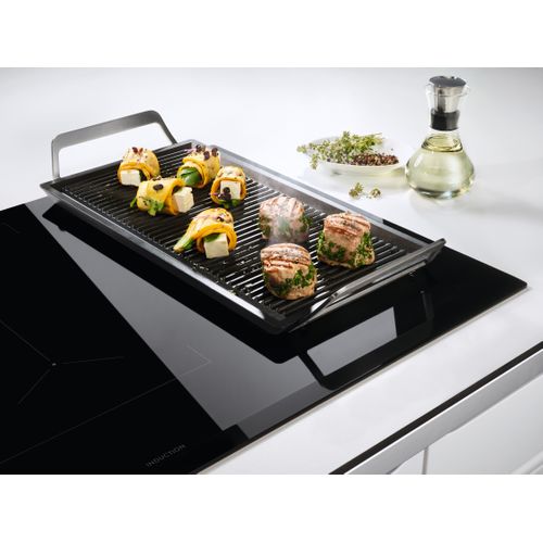 Table induction ELECTROLUX EIV73342 71cm noir