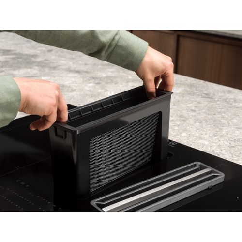 Table induction aspirante ELECTROLUX TABINDU KCC84450 83 cm
