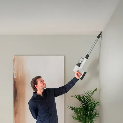 Aspirateur Balai EP71HB14UV ELECTROLUX 50 min d'autonomie - Noir vue d'ambiance 1