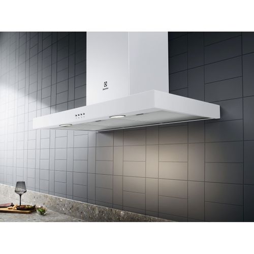 Hotte décorative ELECTROLUX LFT419W_1 vue d'ambiance 1