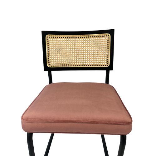Chaise Cannage En Canne De Rotin, Cadre En Bois Noir, Assise En Velours Rose, Pied En Métal Noir