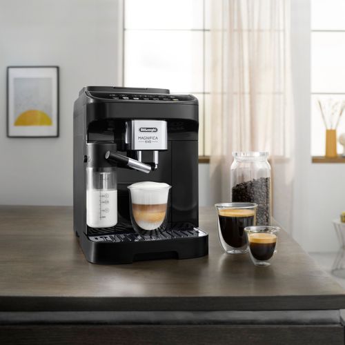 Expresso avec broyeur DE LONGHI FEB2961.B Magnifica Evo Noir vue d'ambiance 1
